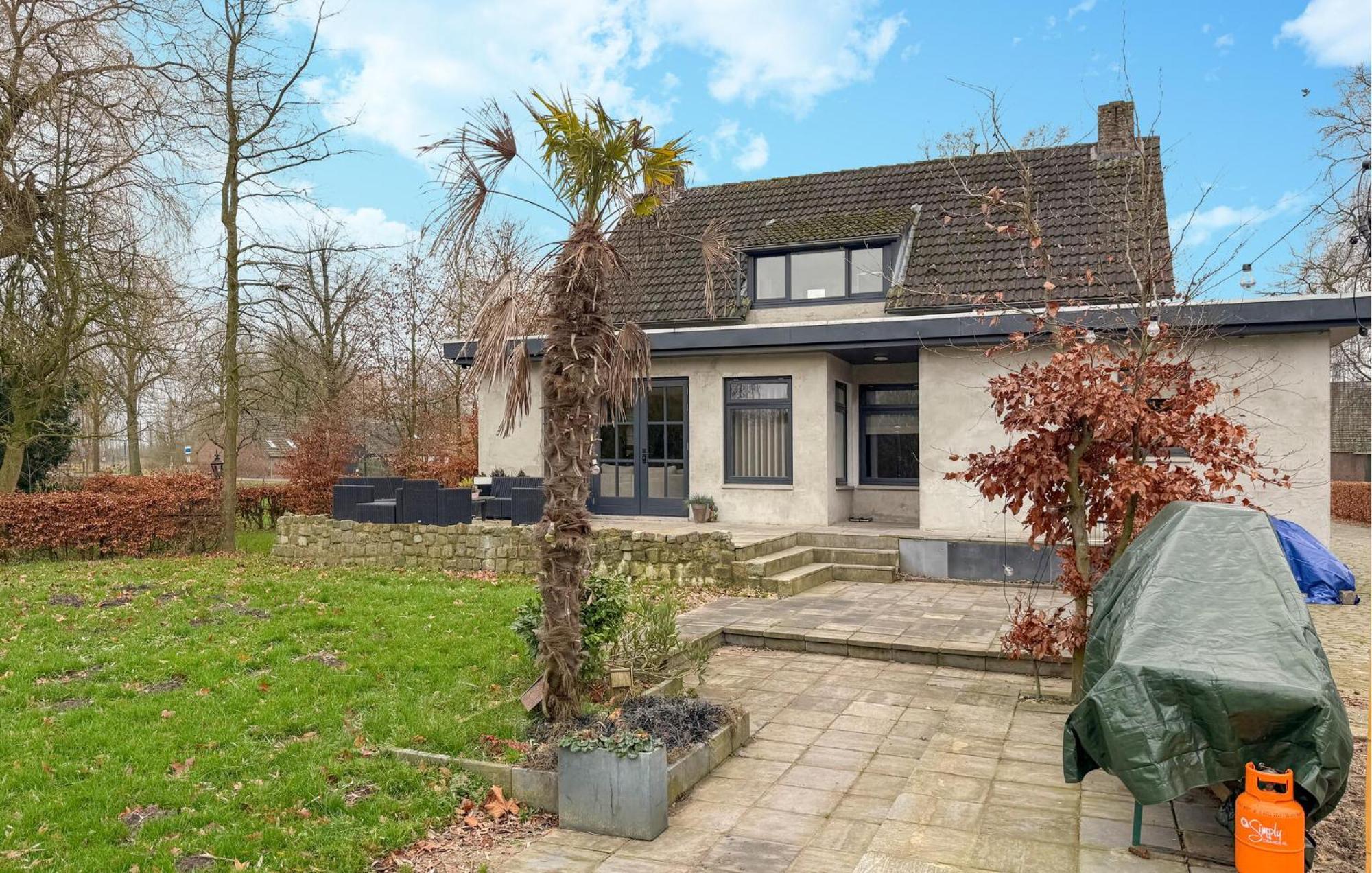 Beautiful Home In Son En Breugel With House A Panoramic View Exterior foto
